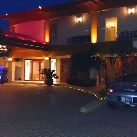 Dorado Eagle Beach Hotel オラニエスタッド エクステリア 写真