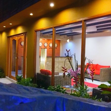 Dorado Eagle Beach Hotel オラニエスタッド エクステリア 写真