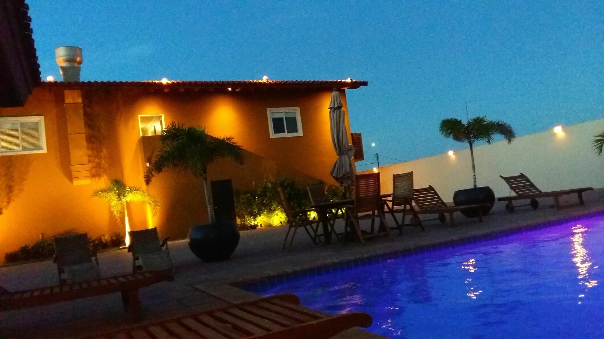 Dorado Eagle Beach Hotel オラニエスタッド エクステリア 写真