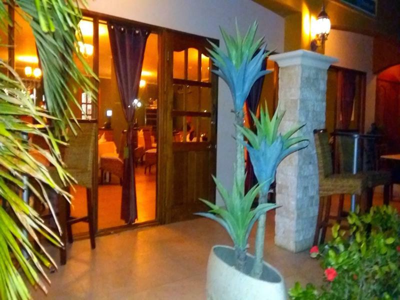 Dorado Eagle Beach Hotel オラニエスタッド エクステリア 写真