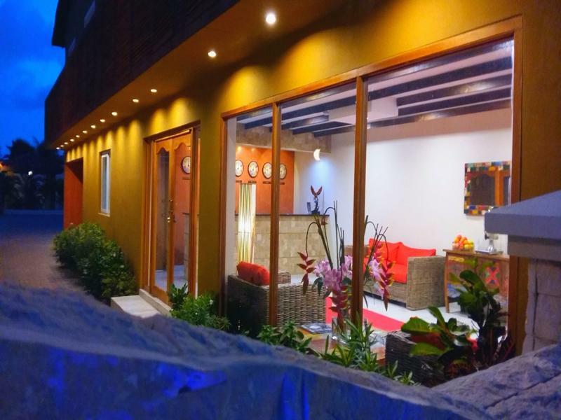 Dorado Eagle Beach Hotel オラニエスタッド エクステリア 写真